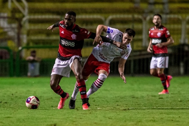 Na volta de titulares, Flamengo vence Bangu em Volta Redonda