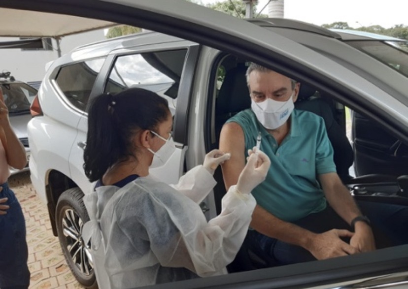 Presidente da Assembleia Legislativa do MS toma primeira dose de vacina contra covid-19