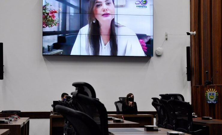 Agosto Lilás: Deputada Mara aborda representatividade feminina na política