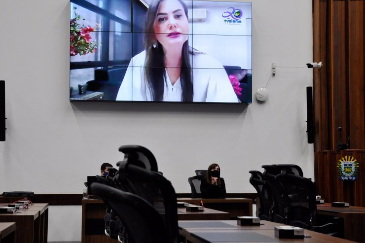 Agosto Lilás: Deputada Mara aborda representatividade feminina na política