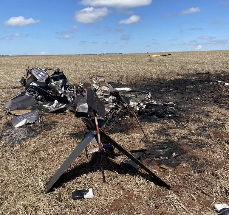 Helicóptero carregado de cocaína cai em fazenda e 2 pessoas morrem carbonizadas