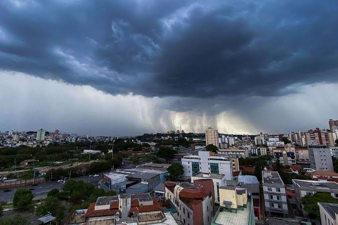 Alerta de tempestade em Campo Grande nesta terça