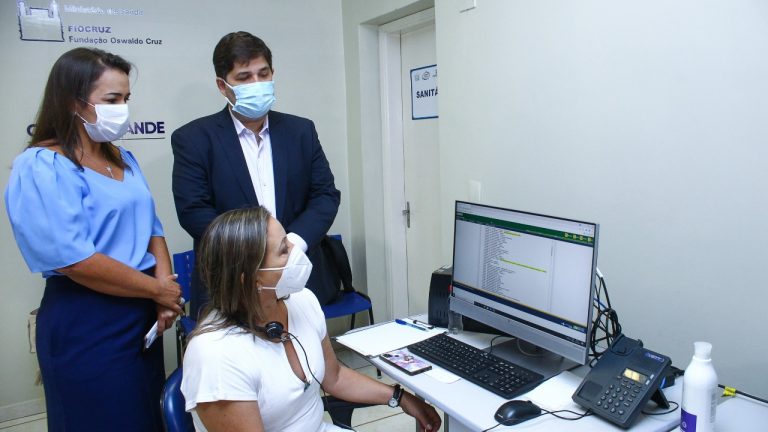 Sem sair de casa, pacientes com sintomas respiratórios podem receber orientações e atendimento médico