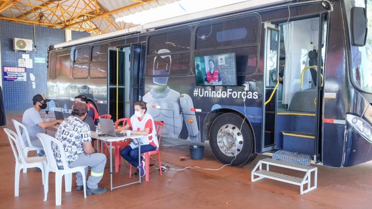 Com recorde de atendimentos, ‘busão da vacina’ chega a região das Moreninhas