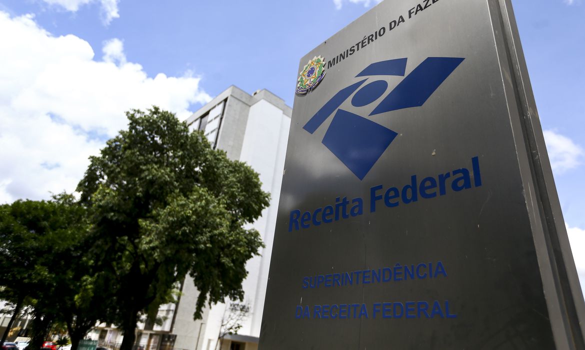 Contribuinte pode juntar documentos para declarar Imposto de Renda