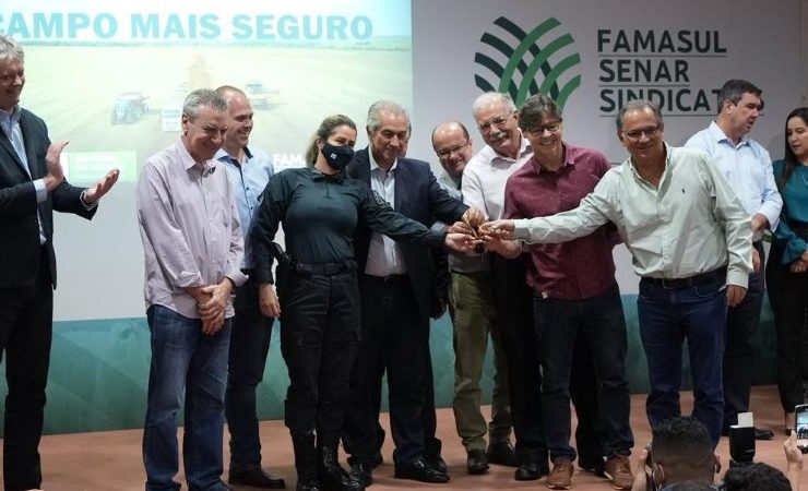 Deputados prestigiam lançamento do Campo Mais Seguro com entrega de viaturas