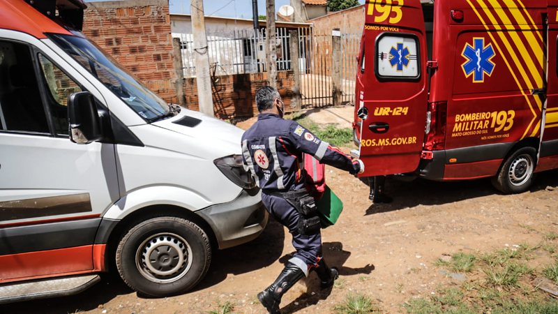 Mãe desmaia durante o banho e bebê de um mês morre afogado