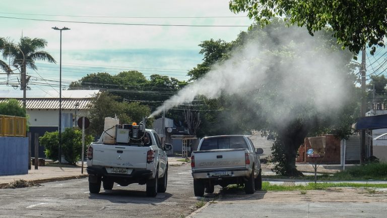 Fumacê circula por cinco bairros para reforçar combate ao aedes