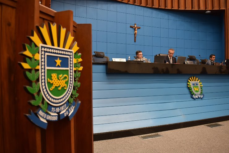 Deputados devem votar cinco projetos na sessão ordinária desta terça-feira