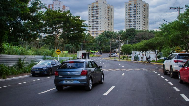 Prefeitura conclui revitalização da Rui Barbosa entre as avenidas Mato Grosso e Rachid Neder