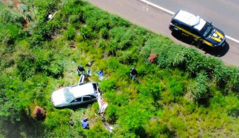 Durante fuga, traficante capota carro e bebê é arremessado para fora na BR-267