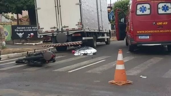 Motociclista morre ao ser atingida por caminhão em Três Lagoas