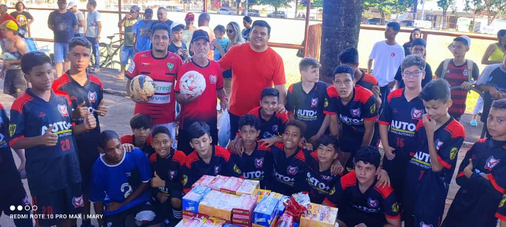 Vereador Silvio Pitu participa do 6º futebol de páscoa do Conjunto José Abraão