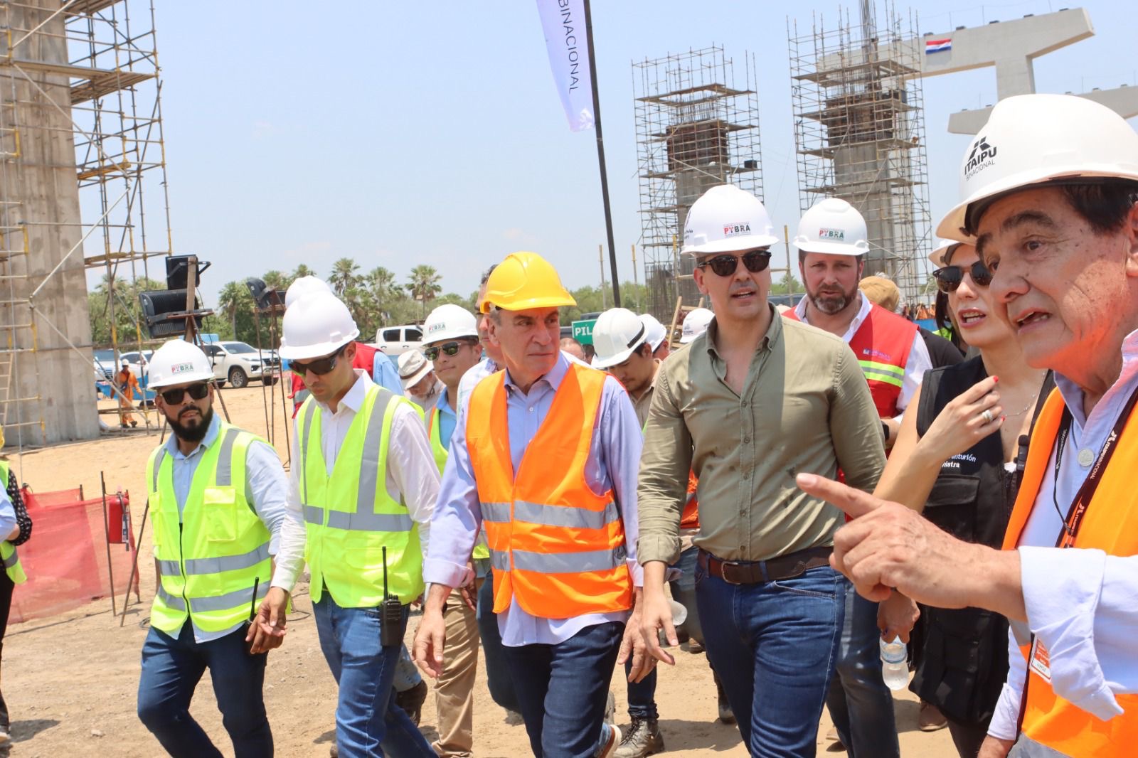 Com o presidente do Paraguai, Deputado Paulo Corrêa visita obras da Ponte Bioceânica