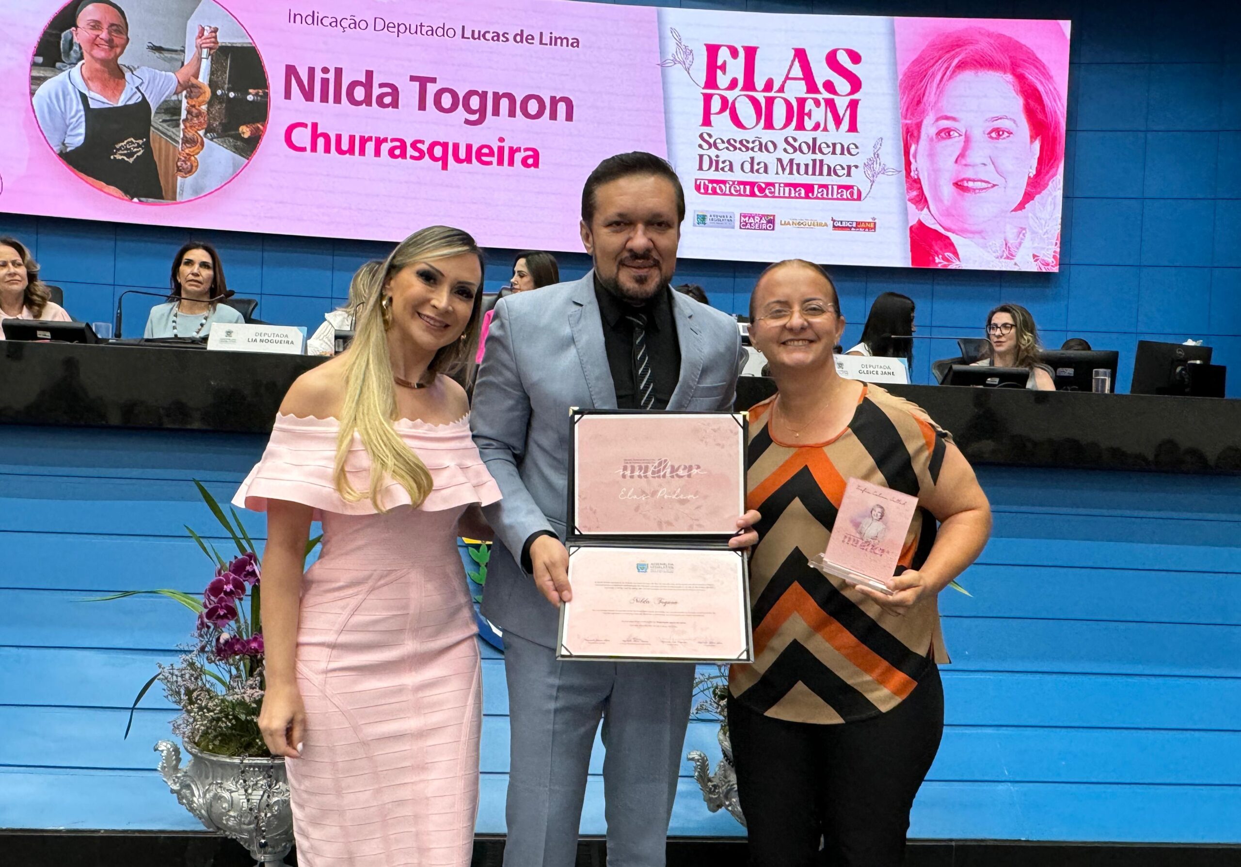 Deputado Lucas de Lima entrega troféu Celina Jallad em homenagem ao Dia Internacional da Mulher