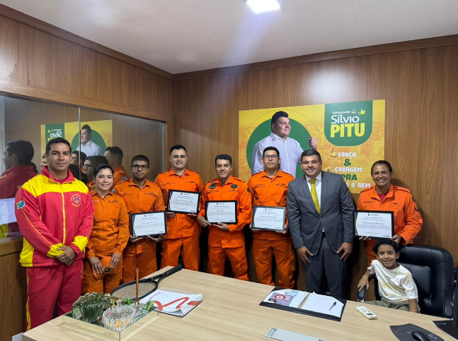Vereador Silvio Pitu homenageia bombeiros militares com Moção de Congratulação