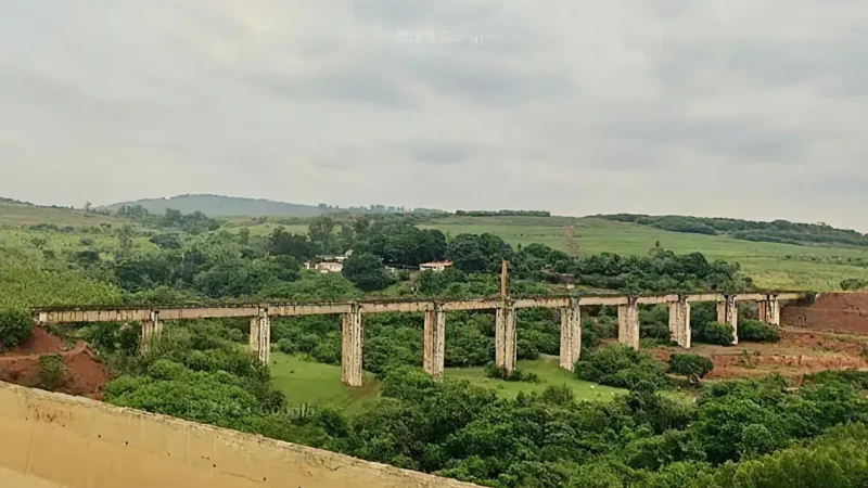 Acesso à Ponte do Esqueleto é fechada pela prefeitura de Limeira