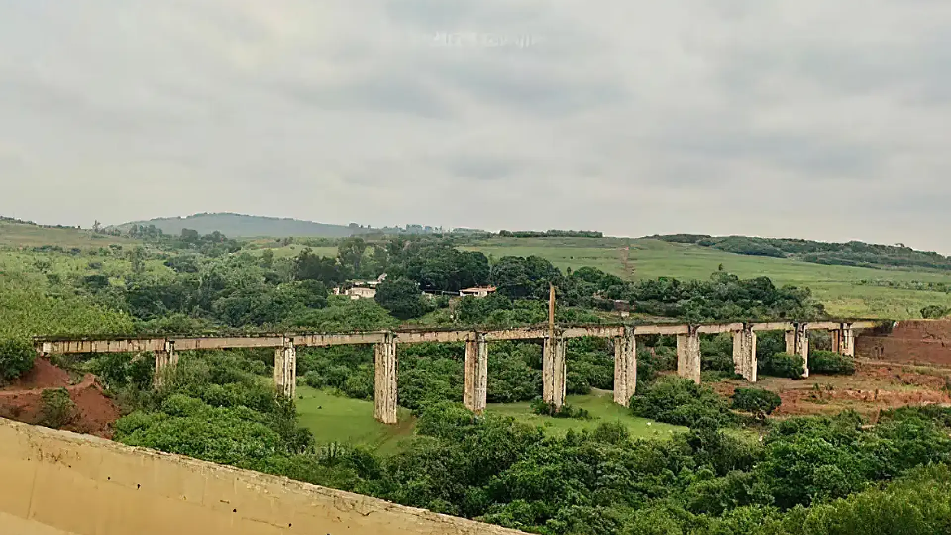 Acesso à Ponte do Esqueleto é fechada pela prefeitura de Limeira