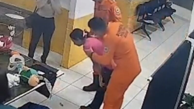 Servidora se engasga minutos após palestra de primeiros socorros e é salva por bombeiros em Goiás