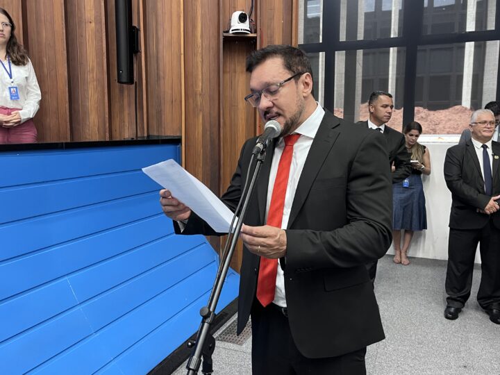 Deputado Lucas de Lima homenageia policiais militares por atuação que salvou família durante temporal em Campo Grande