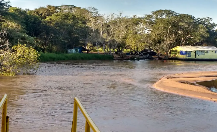 Mulher morre após acidente durante passeio de lancha em Paranaíba