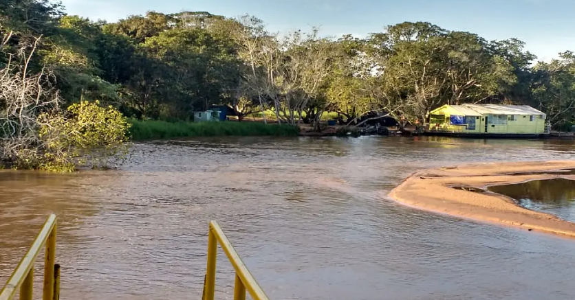 Mulher morre após acidente durante passeio de lancha em Paranaíba